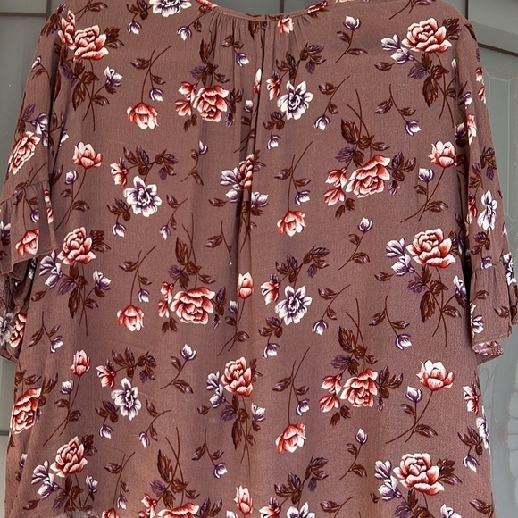 American Eagle Floral Top - Picture 4 of 5